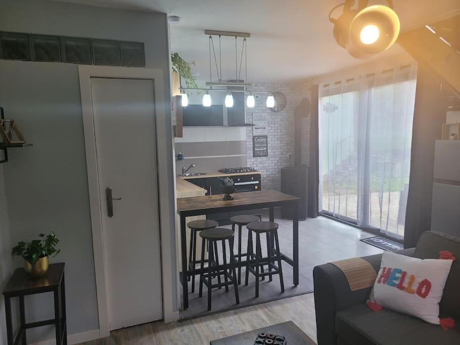 Petite Maison Cosy En Duplex Eguelshardt Extérieur photo